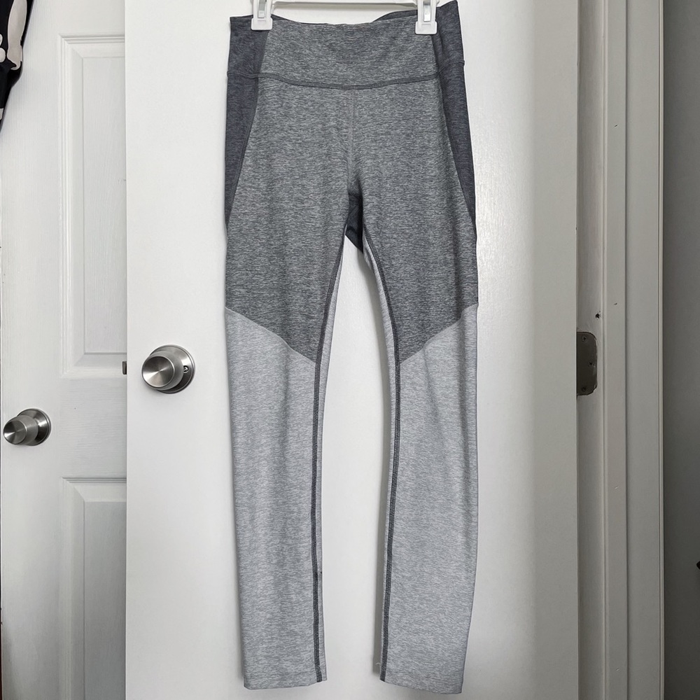 Outdoor Voices 7/8 tri-tone warmup leggings size S